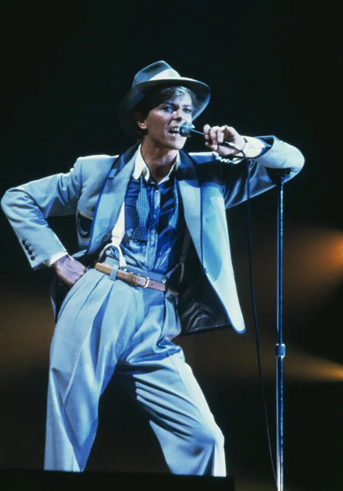 David Bowie en 10 costumes mythiques - marieclaire.fr