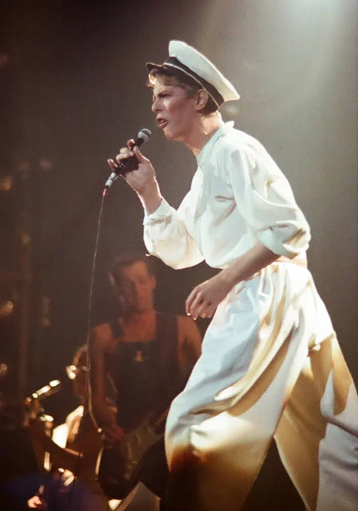 David Bowie en 10 costumes mythiques - marieclaire.fr